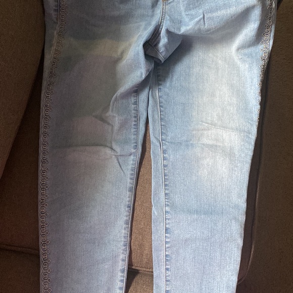EUC Maternity Stretchy Jean Pants - Picture 5 of 7